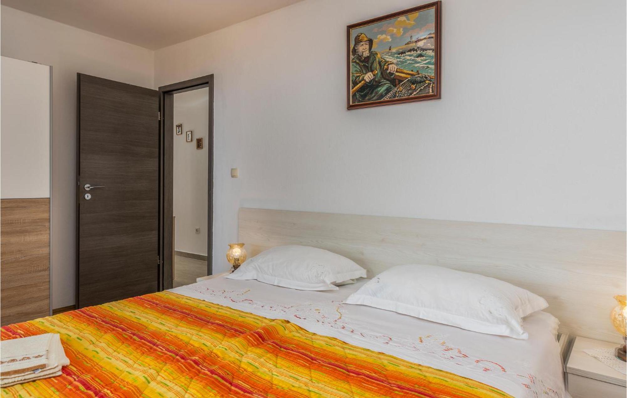 Nice apartment in Mali Losinj with 2 Bedrooms&WiFi Buitenkant foto