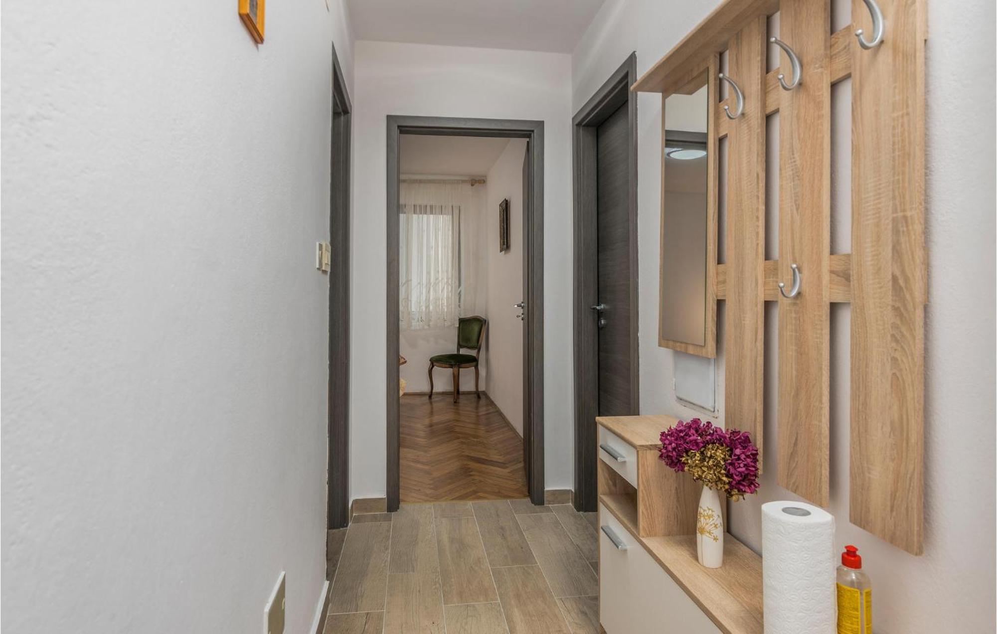 Nice apartment in Mali Losinj with 2 Bedrooms&WiFi Buitenkant foto