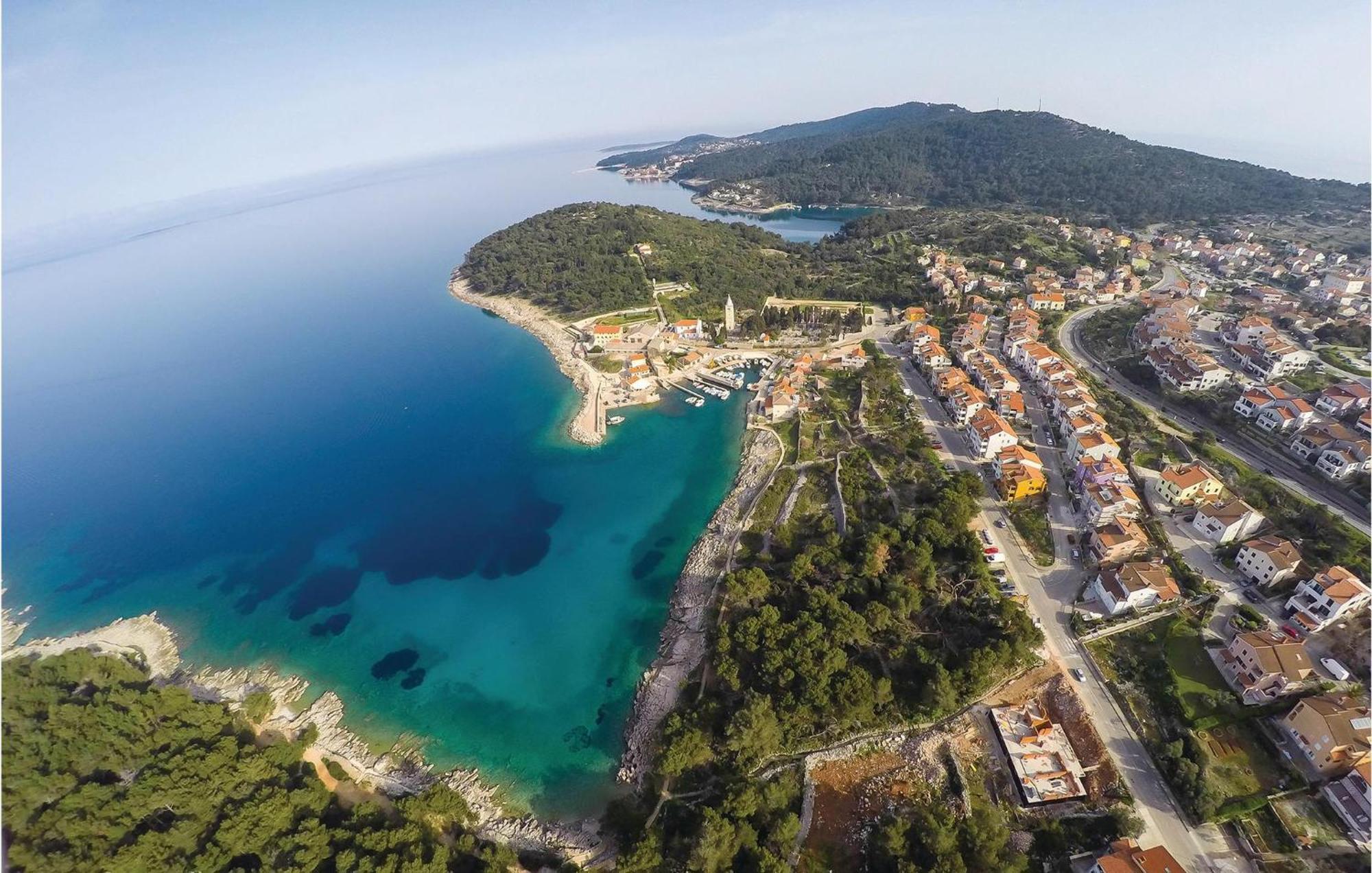 Nice apartment in Mali Losinj with 2 Bedrooms&WiFi Buitenkant foto