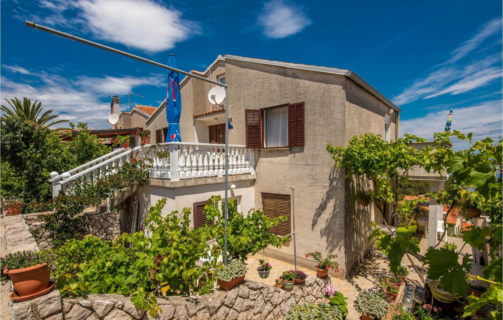 Nice apartment in Mali Losinj with 2 Bedrooms&WiFi Buitenkant foto