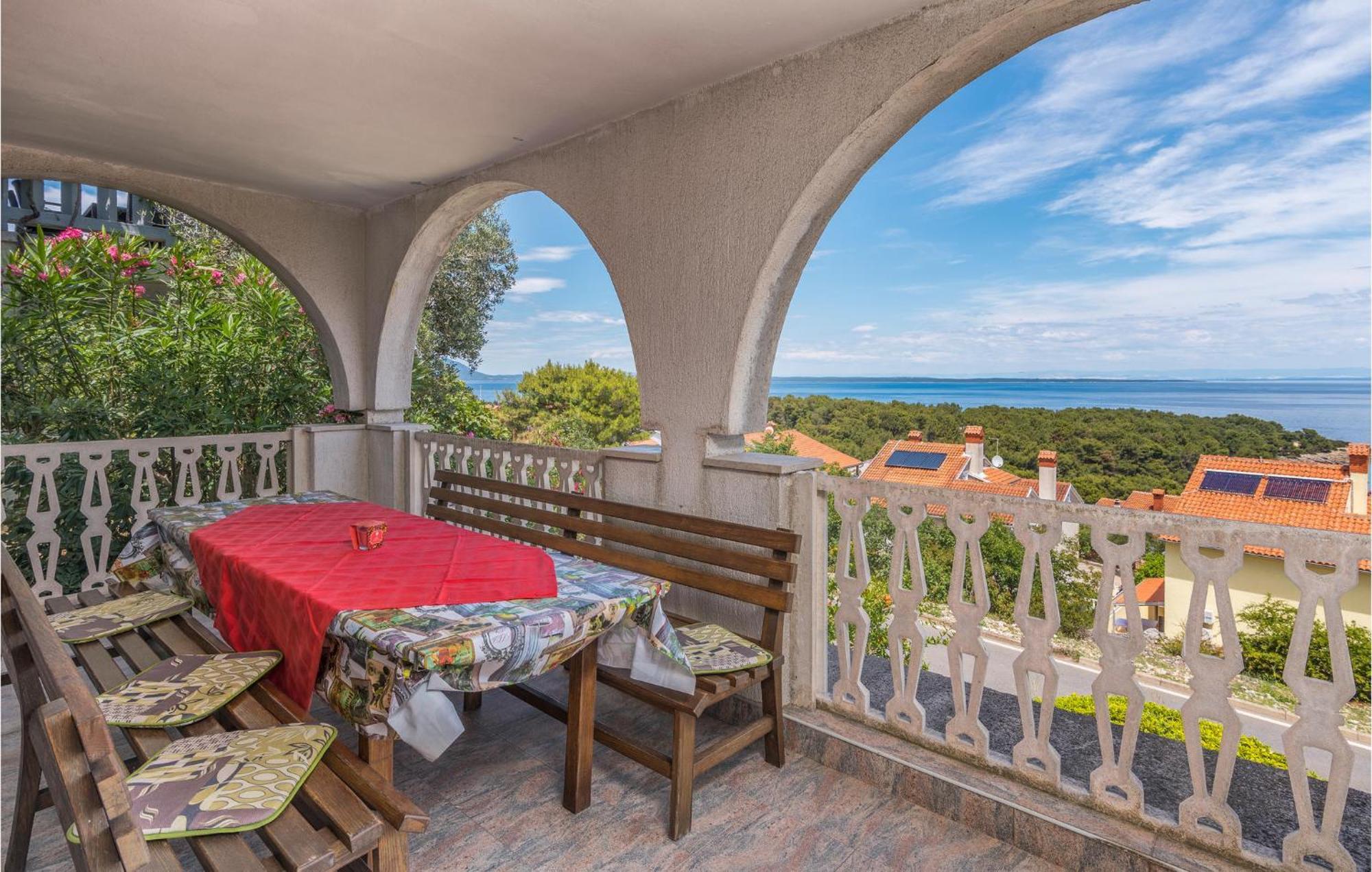 Nice apartment in Mali Losinj with 2 Bedrooms&WiFi Buitenkant foto